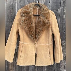 St. John’s Bay Vintage Suede Leather with Faux Fur Collar. Women’s Size L